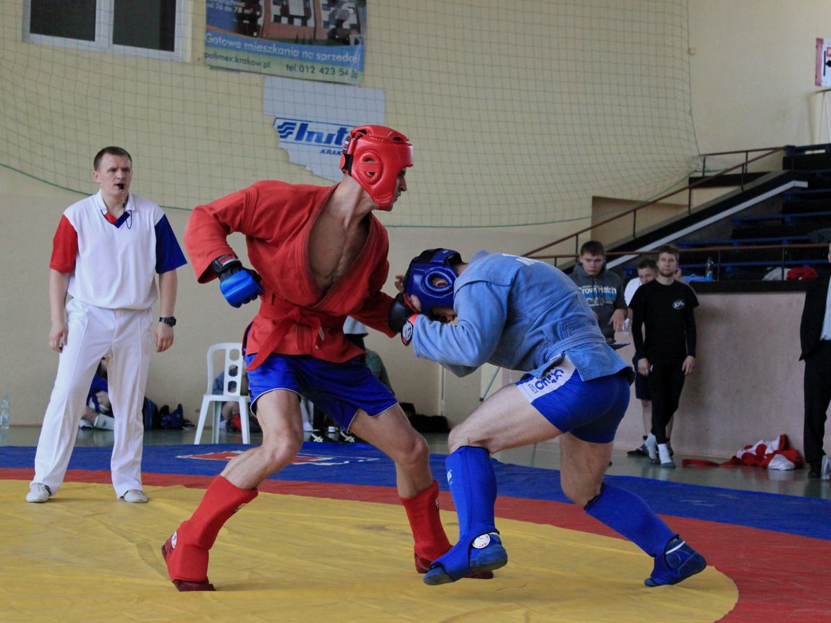 Sambo technique drilled on the mat at BESTIOS
